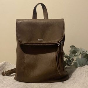 🍁 Roots Mini Backpack (Taupe in colour)